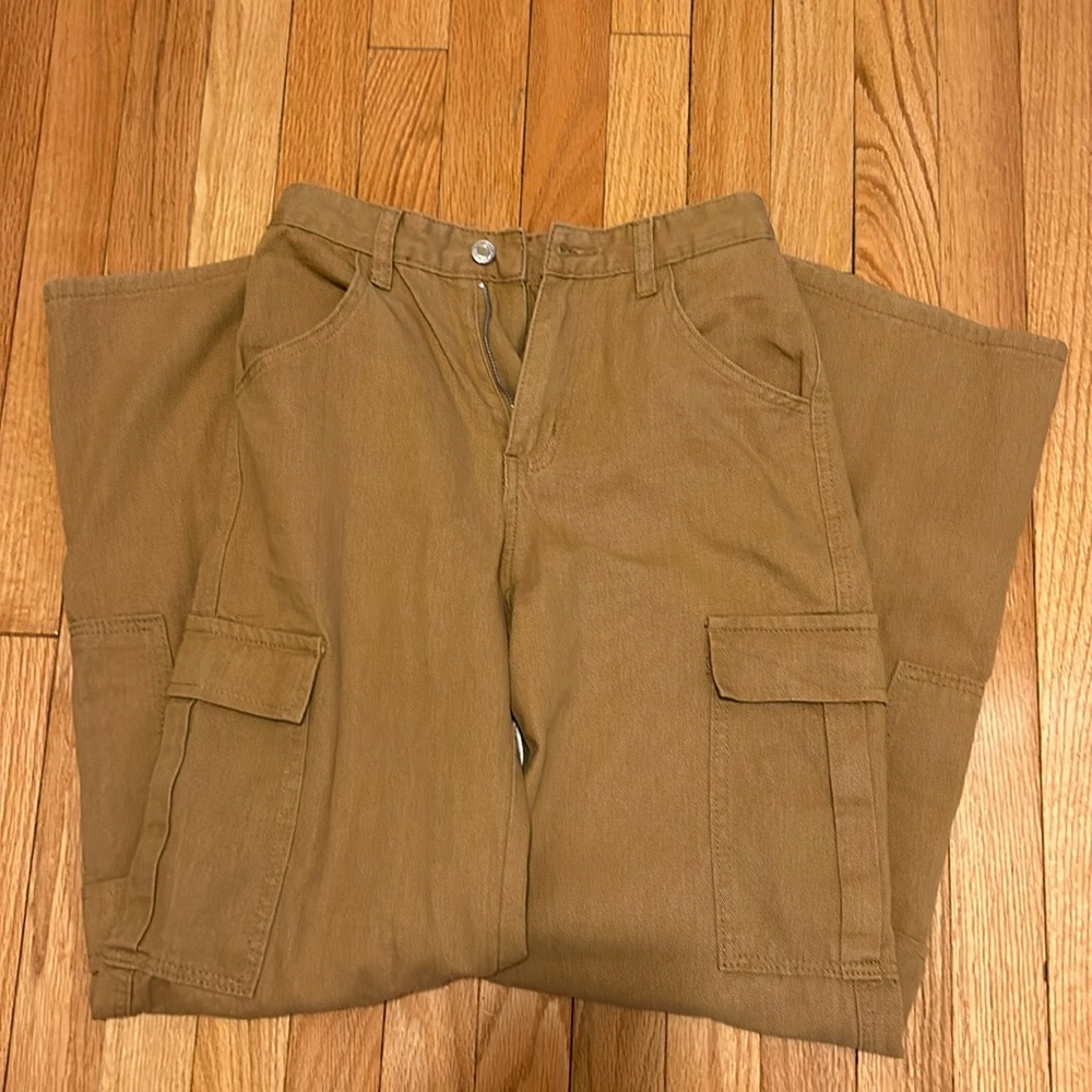 Super cute cargo tan jeans. Size XS or 2